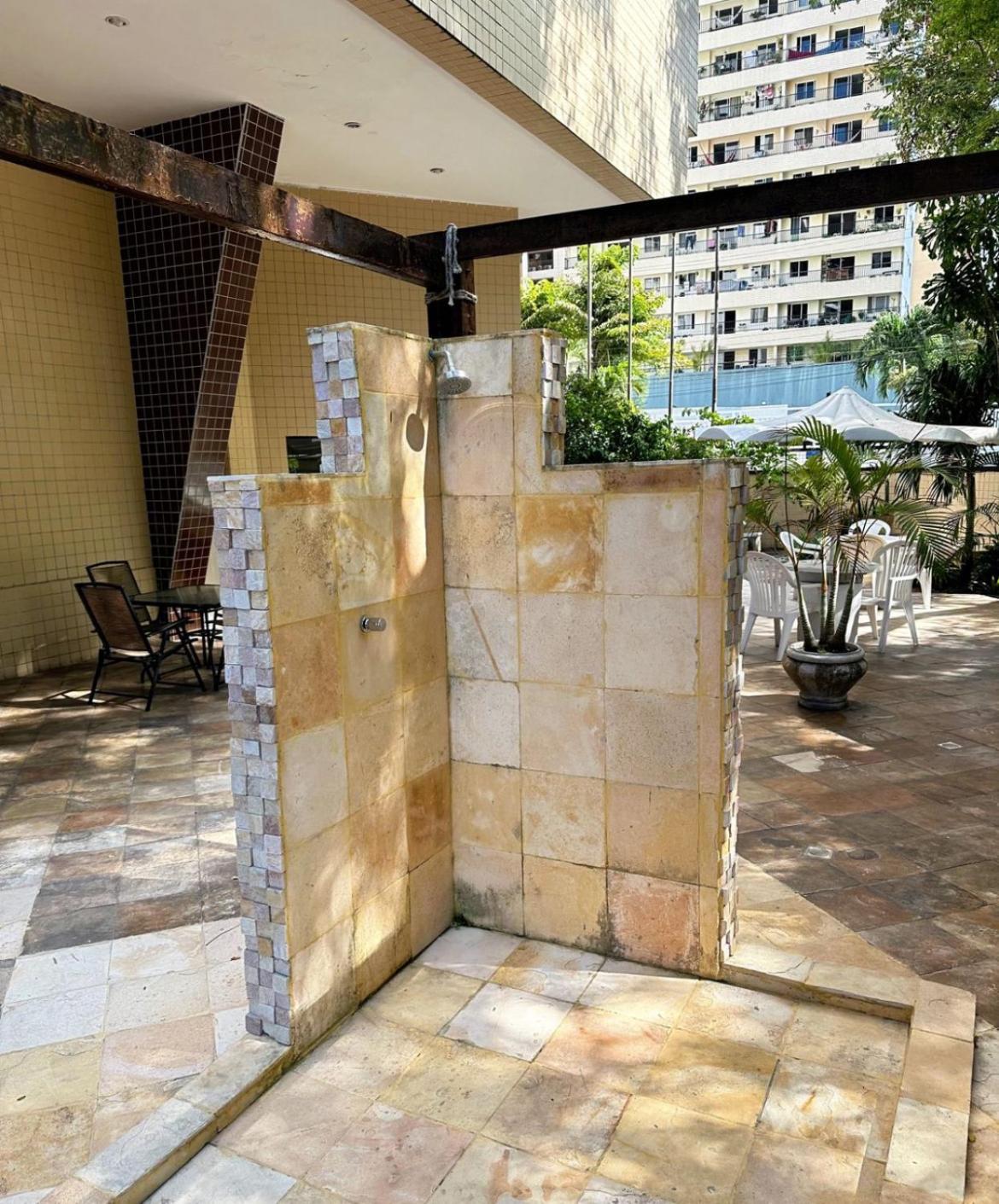 Apartamento A 300m Beira Mar-meireles! Serviço Diário E Wi-fi 650mb! *